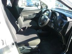 Photo of the vehicle Toyota Vitz