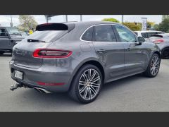 Photo of the vehicle Porsche Macan