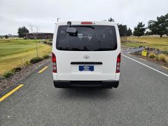 Photo of the vehicle Toyota HiAce