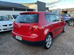 Photo of the vehicle Volkswagen Golf