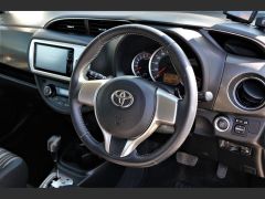 Photo of the vehicle Toyota Vitz