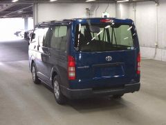 Photo of the vehicle Toyota HiAce