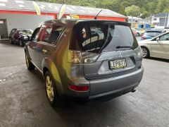 Photo of the vehicle Mitsubishi Outlander