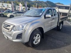 Photo of the vehicle Isuzu D-Max