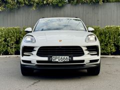 Photo of the vehicle Porsche Macan