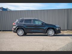 Photo of the vehicle Jeep Cherokee