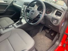 Photo of the vehicle Volkswagen Golf