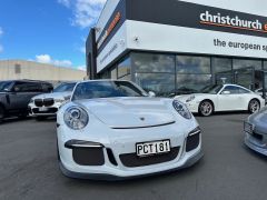 Photo of the vehicle Porsche 911