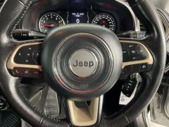 Photo of the vehicle Jeep Renegade