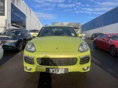 Photo of the vehicle Porsche Cayenne