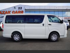 Photo of the vehicle Toyota HiAce