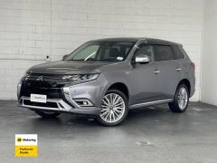 Photo of the vehicle Mitsubishi Outlander