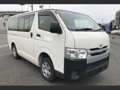 Photo of the vehicle Toyota HiAce