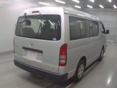 Photo of the vehicle Toyota HiAce