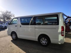 Photo of the vehicle Toyota HiAce