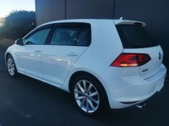 Photo of the vehicle Volkswagen Golf