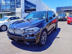 Photo of the vehicle BMW X5