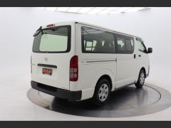 Photo of the vehicle Toyota HiAce