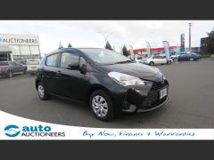 Photo of the vehicle Toyota Vitz