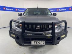 Photo of the vehicle Mitsubishi Triton