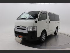 Photo of the vehicle Toyota HiAce