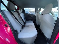 Photo of the vehicle Toyota Vitz