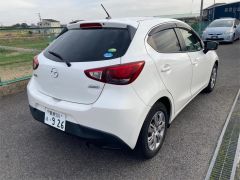 Photo of the vehicle Mazda Demio