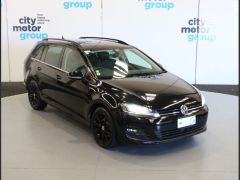 Photo of the vehicle Volkswagen Golf