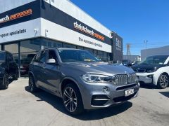 Photo of the vehicle BMW X5