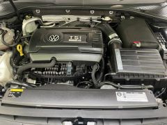 Photo of the vehicle Volkswagen Golf