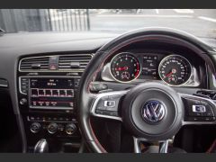 Photo of the vehicle Volkswagen Golf