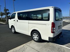 Photo of the vehicle Toyota HiAce