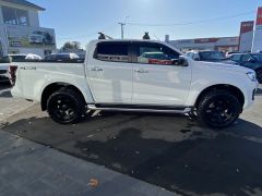 Photo of the vehicle Isuzu D-Max