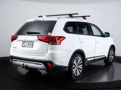 Photo of the vehicle Mitsubishi Outlander