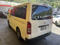 Photo of the vehicle Toyota HiAce