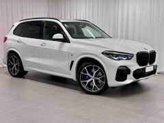 Photo of the vehicle BMW X5