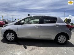 Photo of the vehicle Toyota Vitz