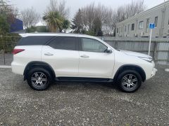 Photo of the vehicle Toyota Fortuner