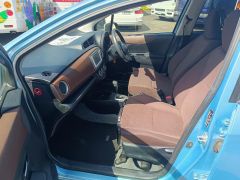 Photo of the vehicle Toyota Vitz