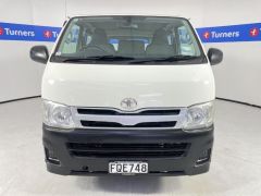 Photo of the vehicle Toyota HiAce