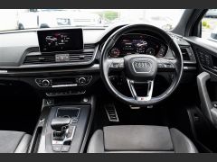 Photo of the vehicle Audi SQ5