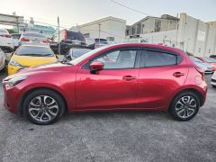 Photo of the vehicle Mazda Demio