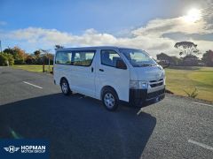 Photo of the vehicle Toyota HiAce