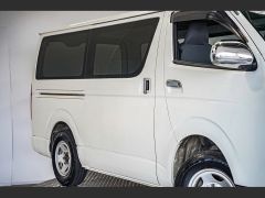 Photo of the vehicle Toyota HiAce