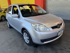 Photo of the vehicle Mazda Demio