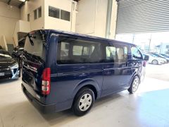 Photo of the vehicle Toyota HiAce