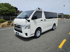 Photo of the vehicle Toyota HiAce