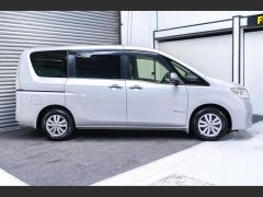 Photo of the vehicle Nissan Serena