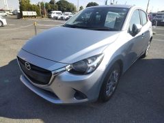 Photo of the vehicle Mazda Demio