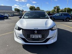 Photo of the vehicle Peugeot 208